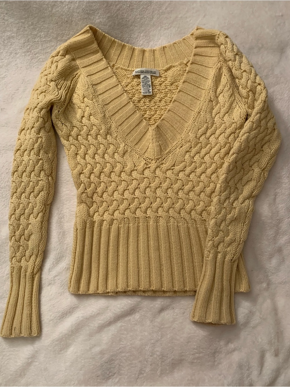 Banana Republic Pale Yellow Cable V-Neck Sweater